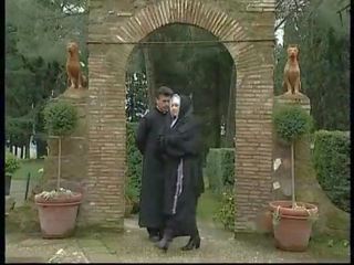 Förbjuden porr i den convent mellan lesbisk nuns och smutsiga monks