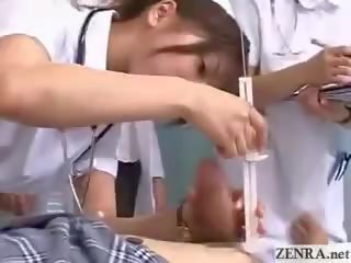 جبهة مورو اليابان specialist instructs الممرضات في لائق وظيفة اليد