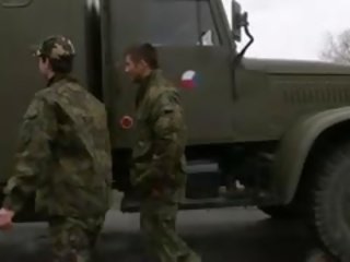 مارس الجنس إلى الحمار بواسطة عسكري putz
