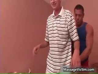 Jeremy lange pridobi njegov čudovito telo massaged 3 s massagevictim