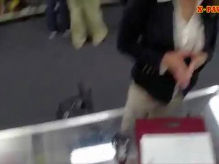 Iso juggs nainen perseestä mukaan pawnkeeper varten a plane ticket