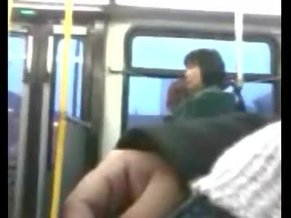 Thanh niên thủ dâm trên công khai xe buýt riêng phim