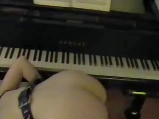 Pianinas pamoka pliaukštelėti