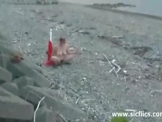 Reus weg cone neuken bij een publiek strand