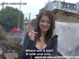 Чешки колеж млад жена на открито ххх клипс за пари в брой