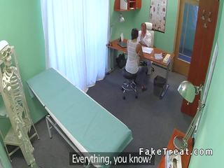 Médicos pessoa fode russa paciente