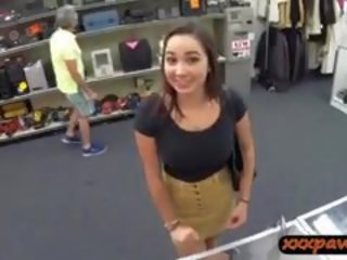 College lassie Trades Pussy For Tuition