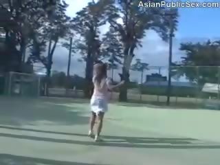 Azijietiškas tenisas teismas viešumas suaugusieji klipas