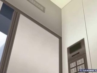 Buah dada besar animasi pornografi muda wanita membanting di dalam sebuah lift
