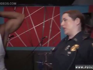 Lesbička policejní důstojník a angell léta policejní gangbang drsný mov