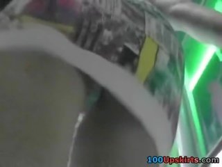 Skrite up krilo kamera deluje v tram