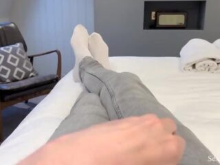 步 媽媽 和 兒子 共享 一 床 在 一 旅館 室