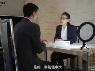Simpatik brune josh qij të saj aziatike interviewer - bananafever