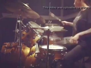 Felicity feline drumming bij klinken studios