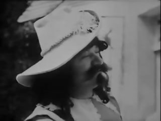 Vintage provocative clip 8 - Mousquetaire au Restaurant 1910