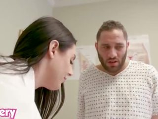 Trickery - professor angela vit fucks den fel patienten
